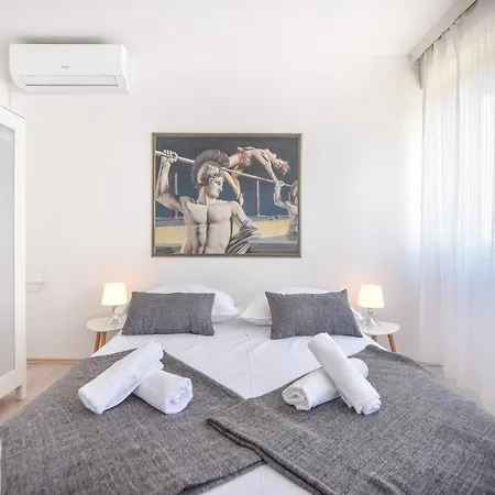 Nina Apartament