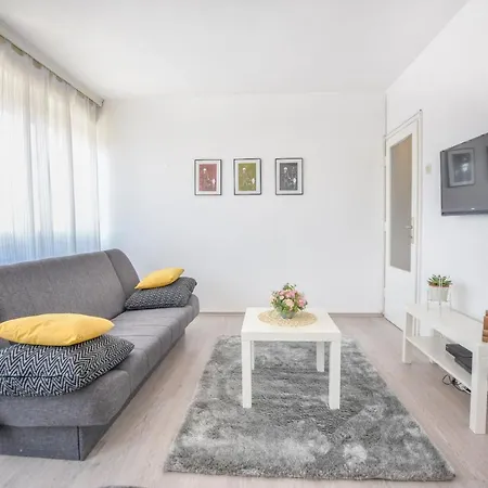Apartament Nina *